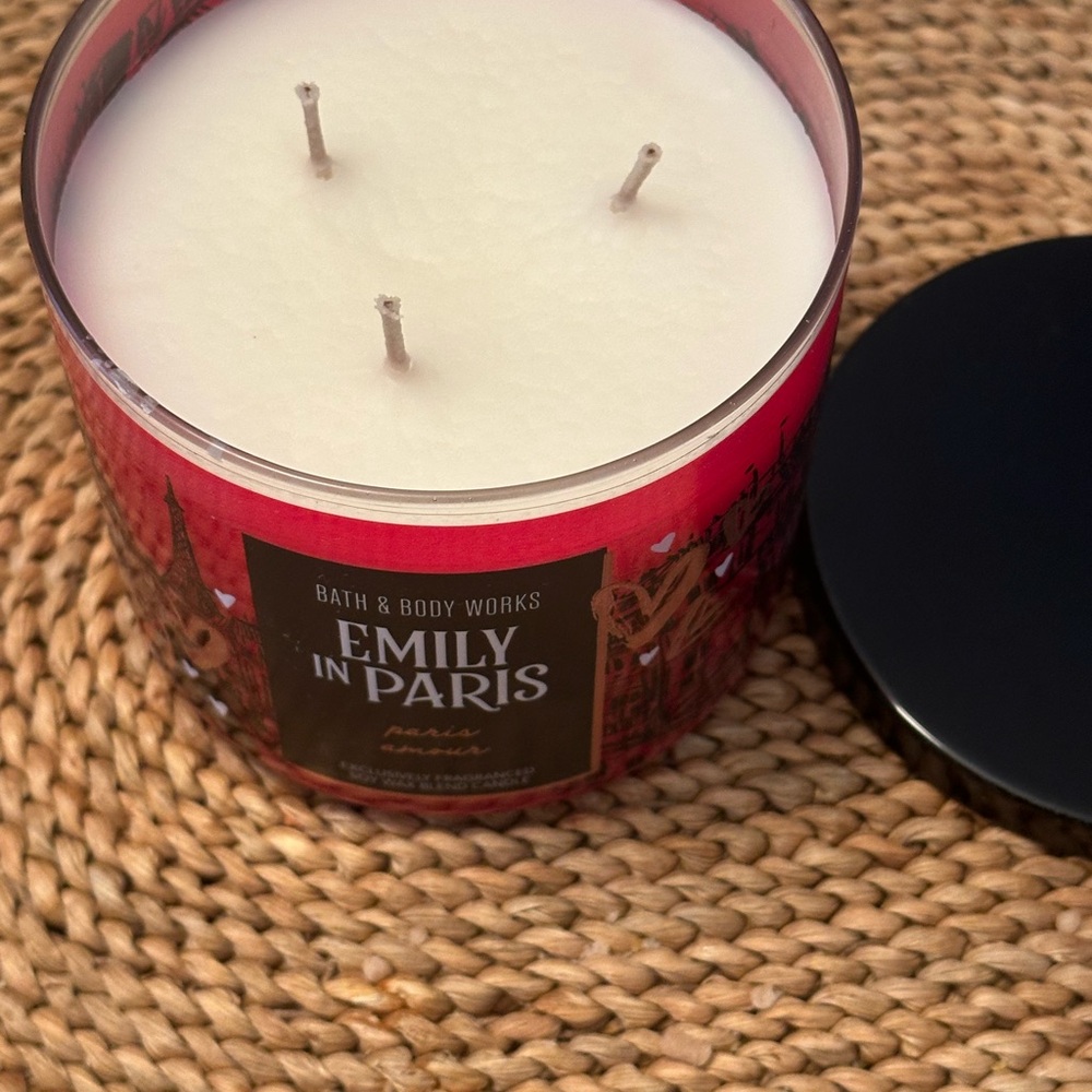 Bath & Body Works Emily in Paris 3 wick candle Candle- new - Picture 4 of 4